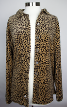 Load image into Gallery viewer, Cheetah Buttonup
